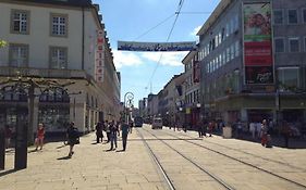 Art City-Studios Kassel 4 und 8, groß, modern, citynah, je 3 Schlafzimmer, kostenfreie Parkplätze, Süd-Balkons, ruhig, Herkulesblick
